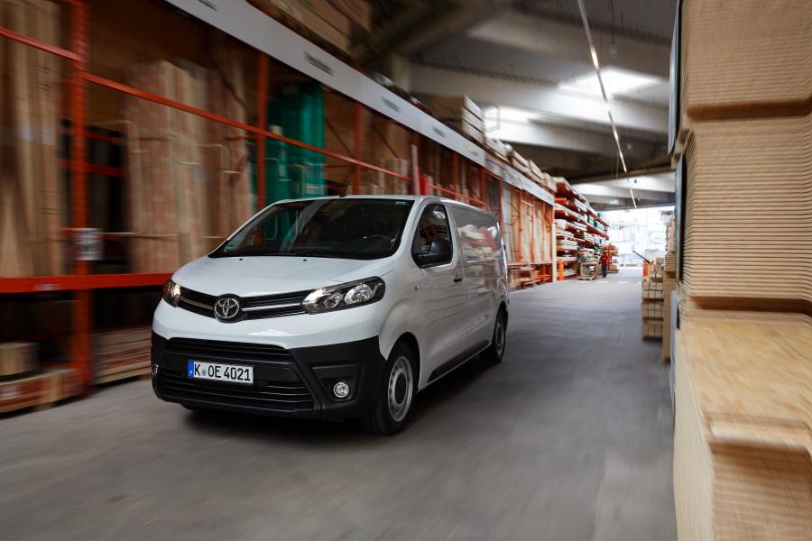  Toyota ProAce Van 2016 года  (фото 25 из 44)